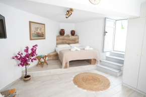 Cycladic Art Dame